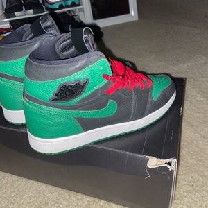 jordan retro 1 pine green size 9.5